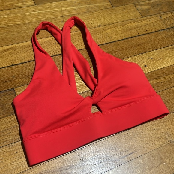 Fabletics Oasis Twist Sports Bra Medium Support in Red, size XS/S - Picture 4 of 11